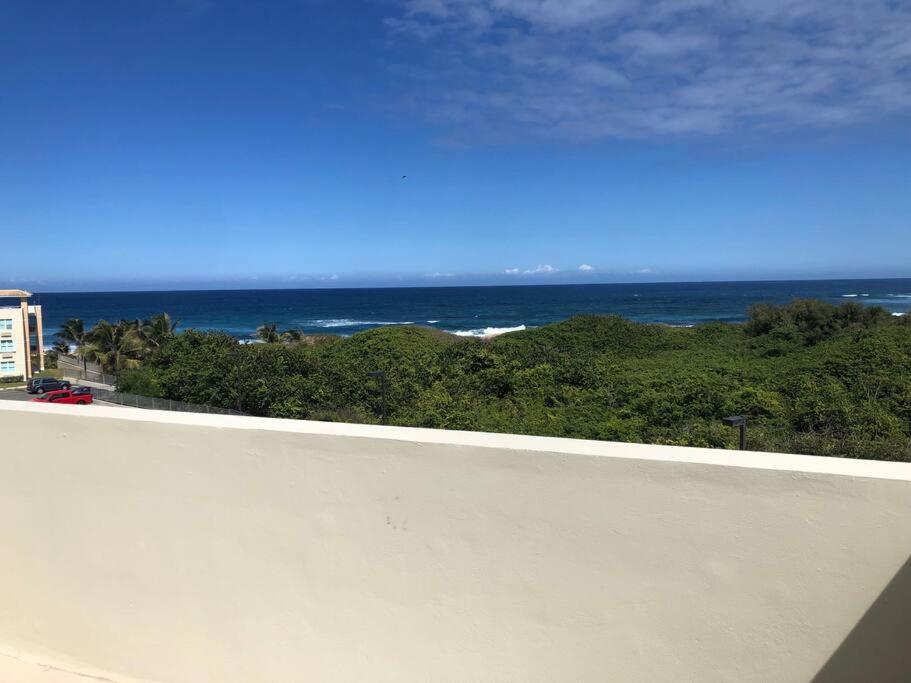 Haudimar Ph Beachfront Apt 4Br/3Bath Isabela Esterno foto
